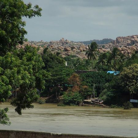 Shambhu Guest House Hampi Exteriör bild